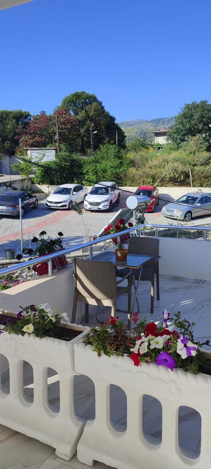Vladimir Estate Hotel Gjirokastër Extérieur photo